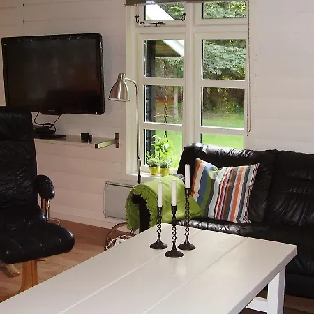 Three-bedroom Holiday In 8 Vakantiehuis Dannemare