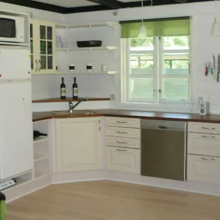Three-bedroom Holiday In 8 * Dannemare
